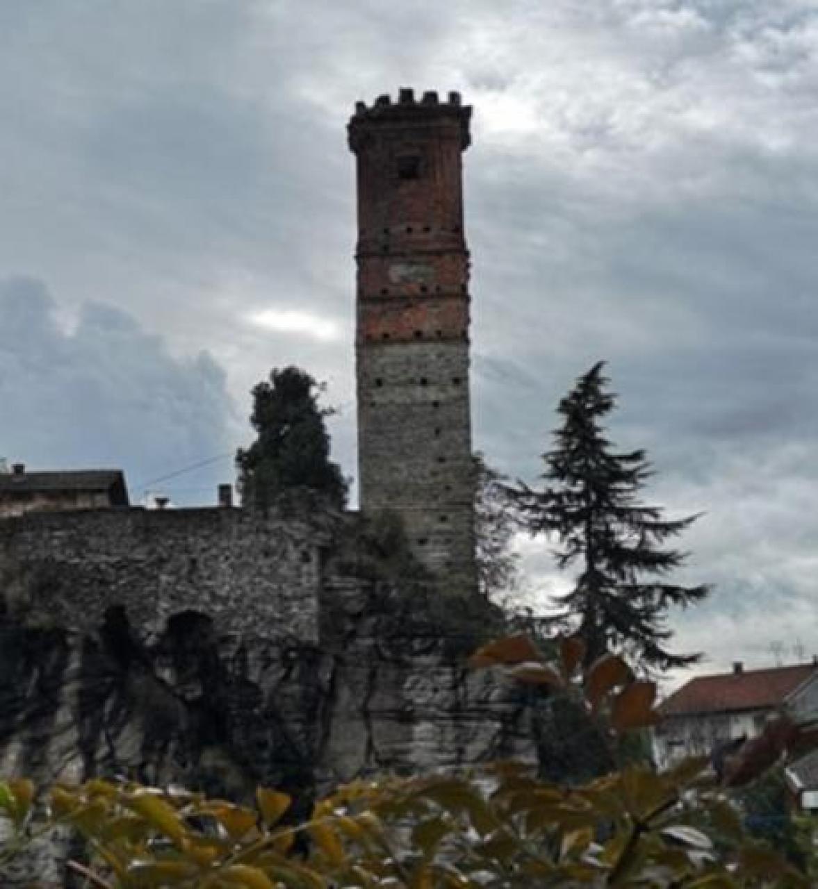 Blitz, preso il castello di Barge