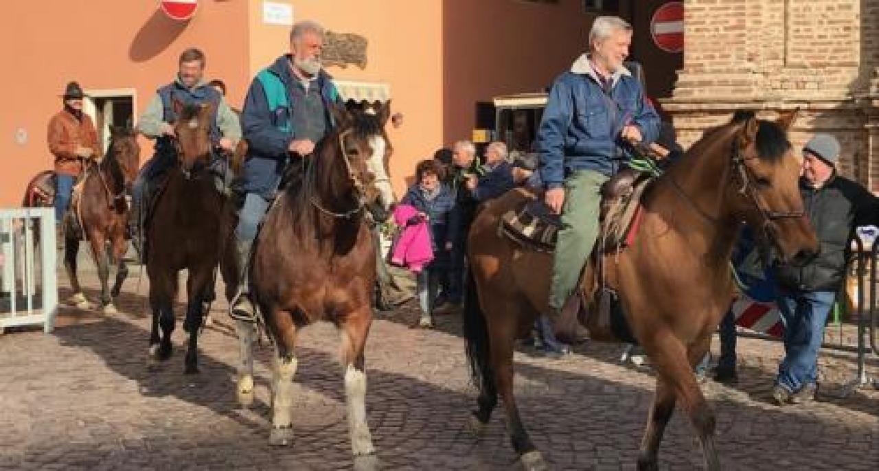 Caritun e incanto a Sant’Antonio la tradizione contadina continua