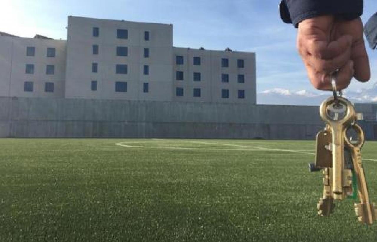 Fecero arrivare hashish al figlio in carcere: assolti