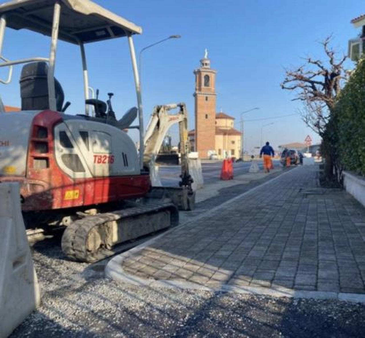 Il marciapiede di via santa maria conclude i lavori