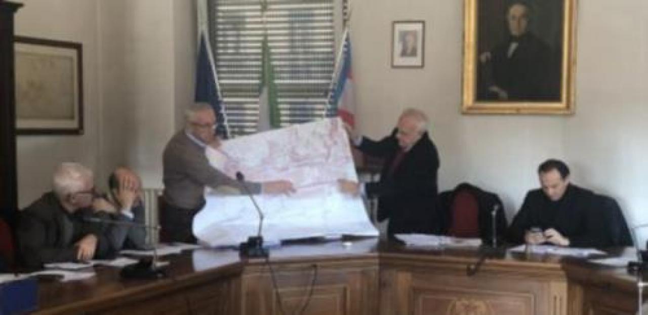 INCONTRO A VERZUOLO CON LA REGIONE: CARTAI E TONOLI DISPOSTI A INVESTIRE. IN ALTO MARE IL PROGETTO FERROVIA Burgo, l’idea di una “bretella” a Papò