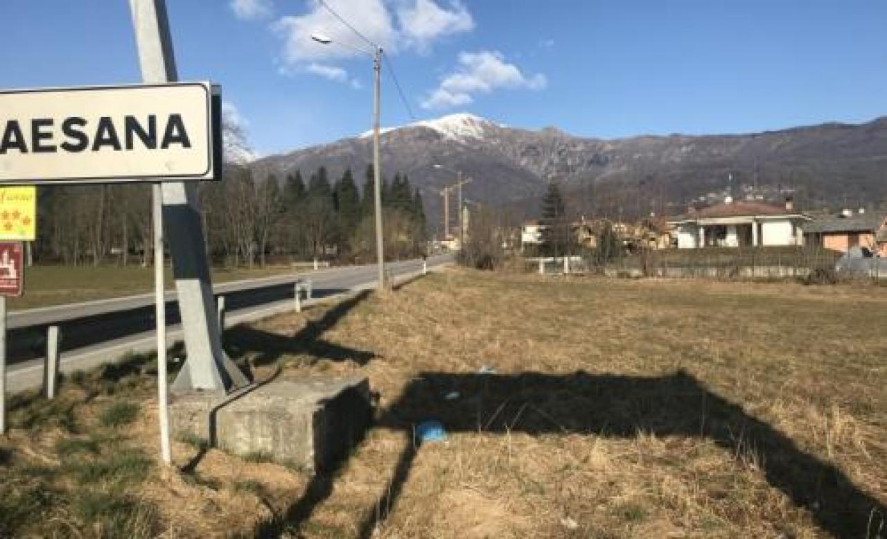 Distributore di carburante Primo passo per l’impianto