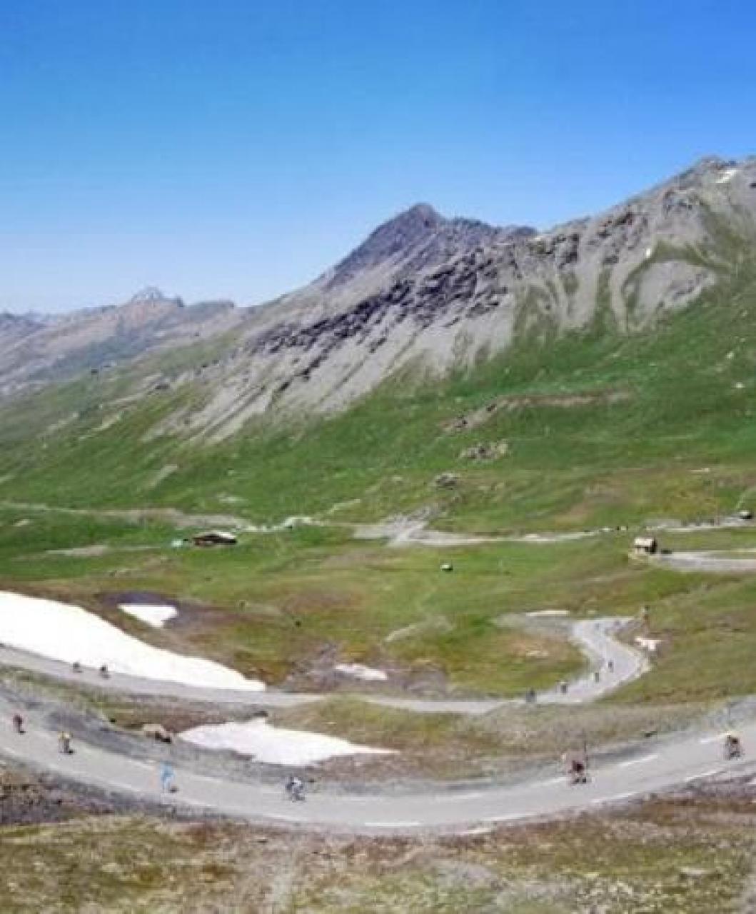 Due chilometri di barriere lungo i tornanti dell’Agnello