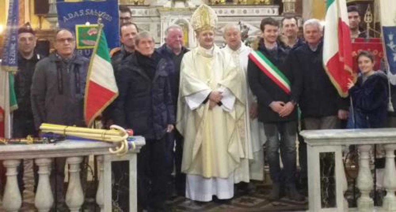 Gli 80 anni di don romano con il vescovo bodo