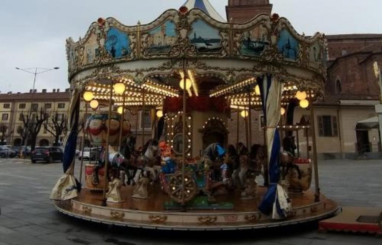 L’agenda del carnevale Dalla Ca’ d’Ciaferlin ai veglioni Giostre a 1 euro martedì grasso
