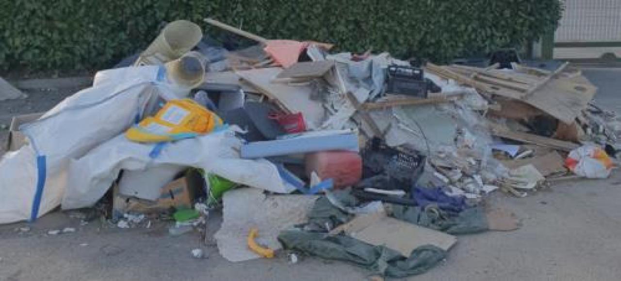 La discarica di fronte alla discarica