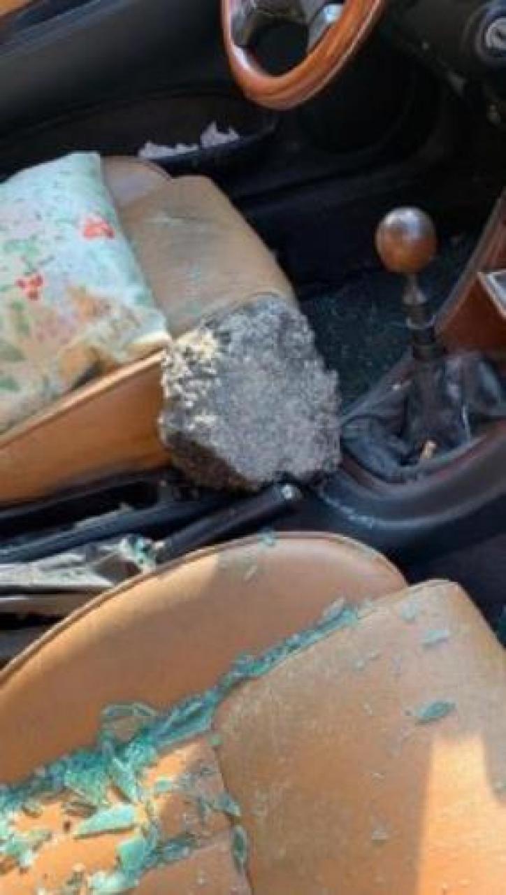 Quell’auto dimenticata sul ponte per oncino