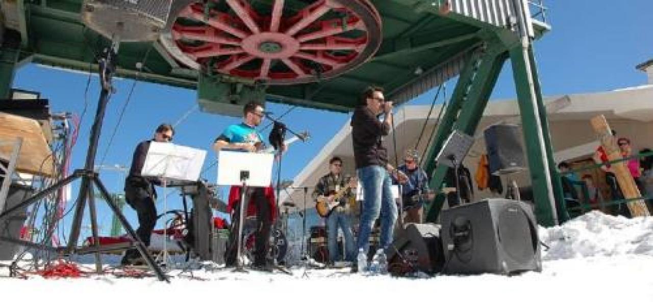Rock sulla terrazza di Pian Munè Domenica 16 Sex Peer in concerto