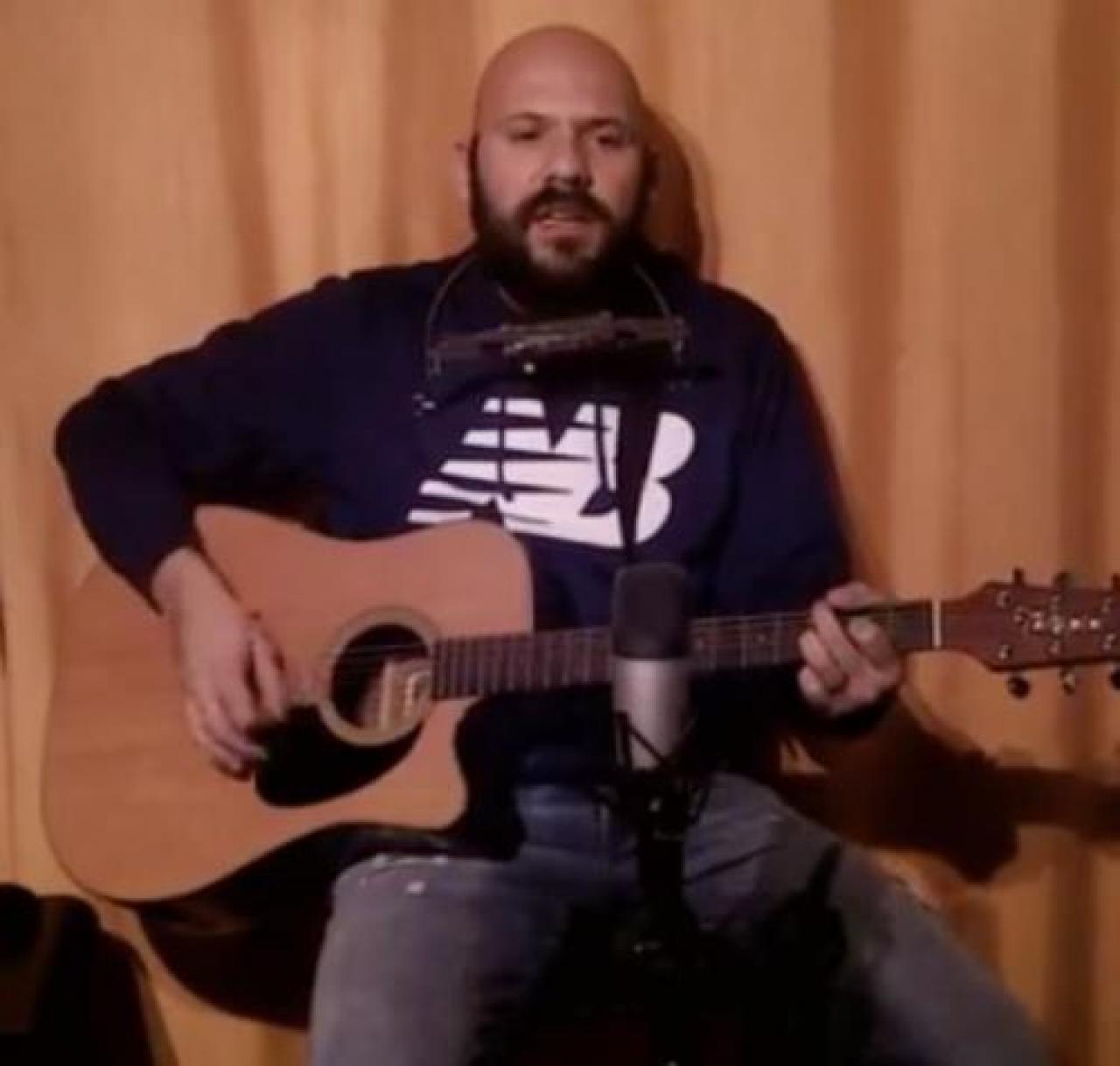 Effetto virus: dalla spesa pronta al concerto in diretta su Facebook