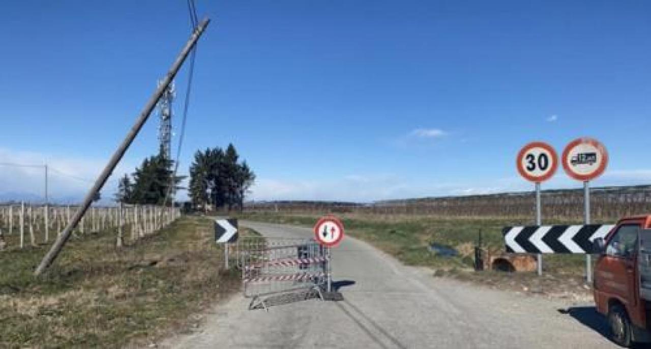 Lagnasco, il vento ha abbattuto un palo