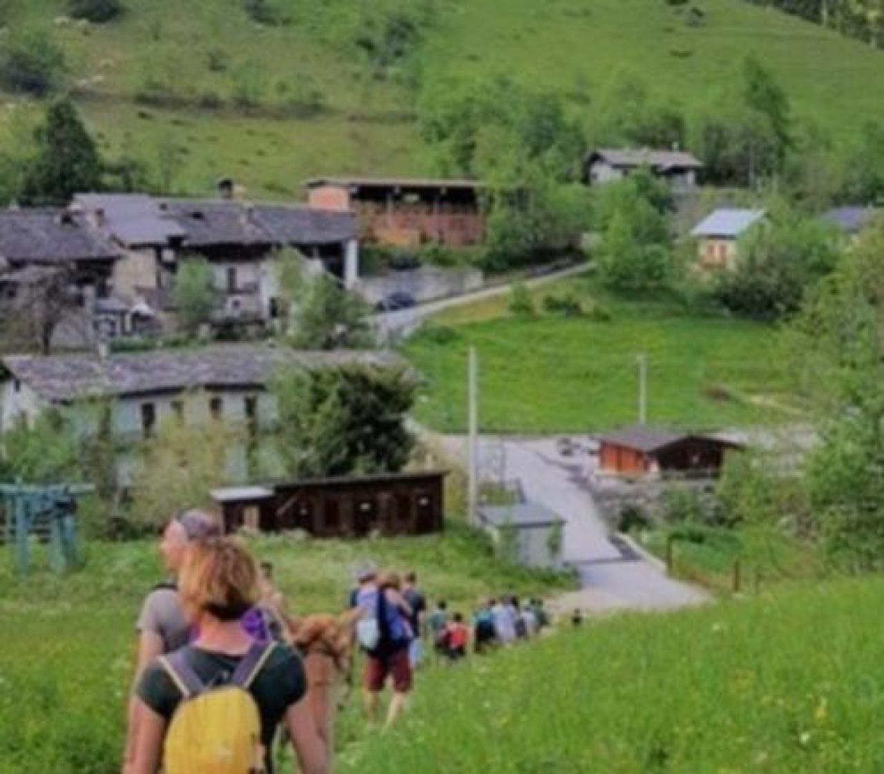 Noemi racconta la speranza di un mondo intero: