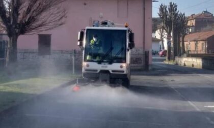 Sanificazione delle strade e dei portici nel centro di Moretta