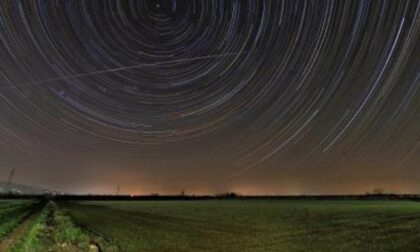 Busca, fotografo immortala il passaggio di Starlink