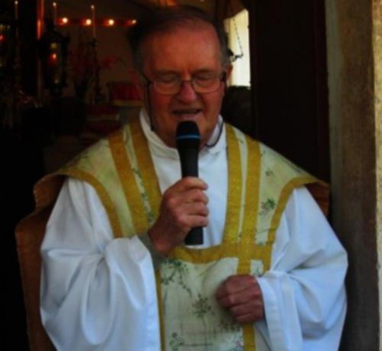 Prete ammalato, chiusa la parrocchia