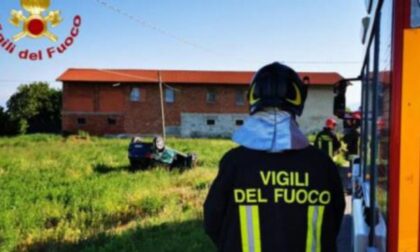 Busca, auto cappotta sulla provinciale