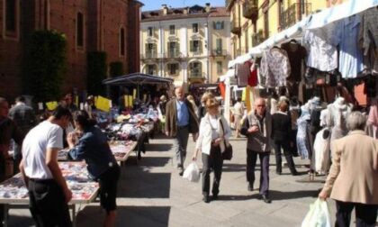 Il mercato torna al completo Fila unica di banchi in centro