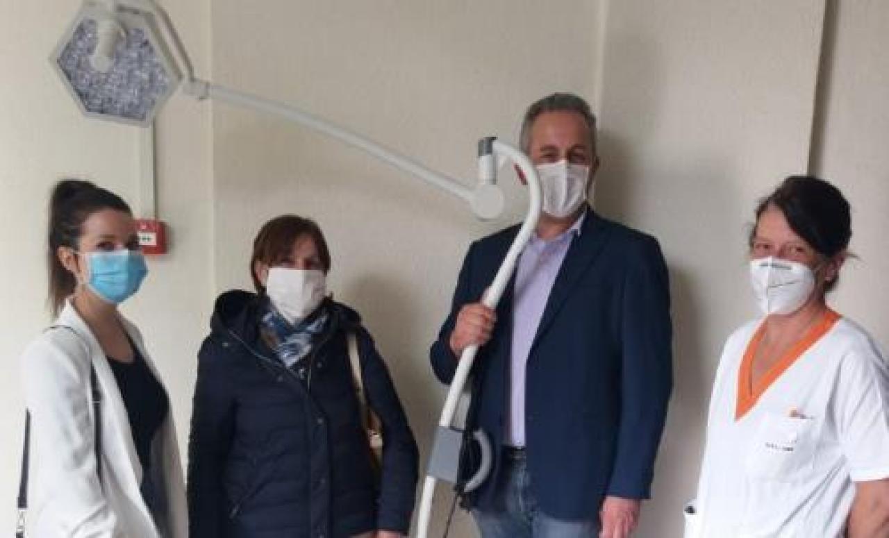 Nuova lampada scialitica per il Pronto Soccorso