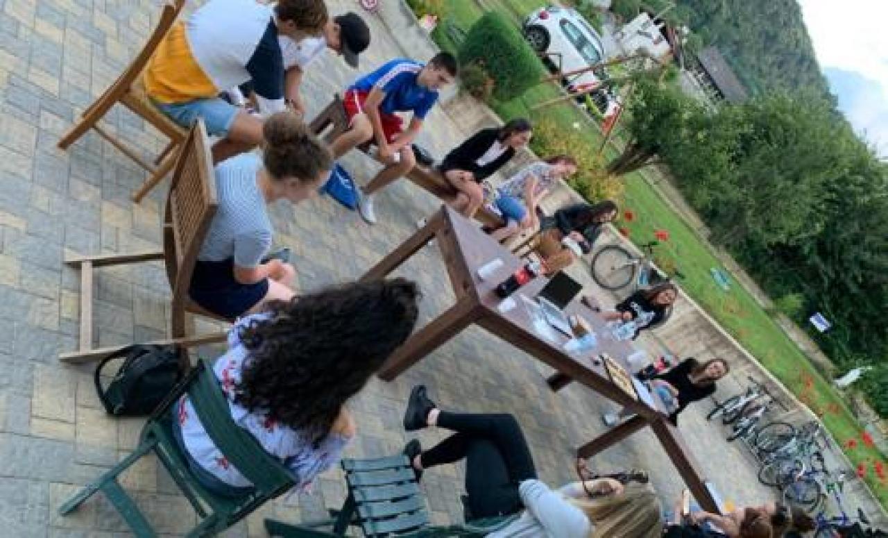 Biscotti, pasta, sentieri, musica, tiro con l’arco L’Estate Ragazzi coinvolge 24 gruppi e aziende