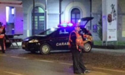 Carabinieri intervengono per sedare rissa in centro