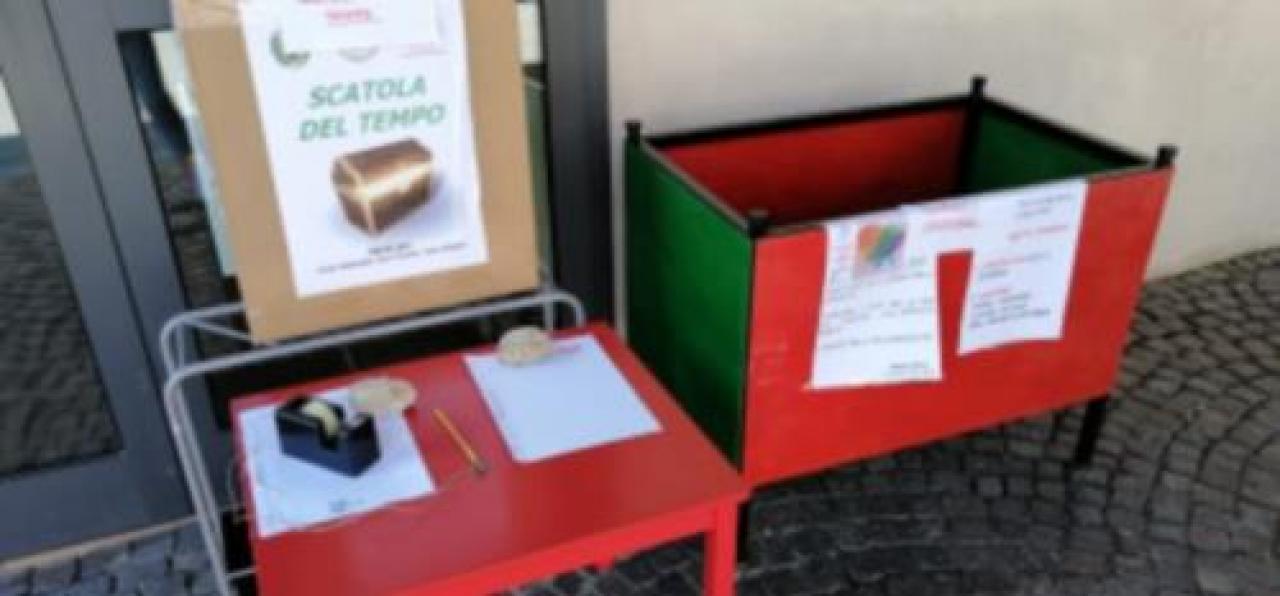 Ha riaperto la biblioteca con la scatola del tempo