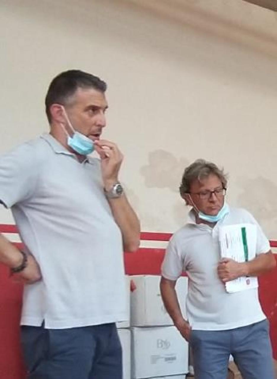 In campo don Ciotti, Petrini e sindacati «Tutti i Comuni accolgano gli stagionali»