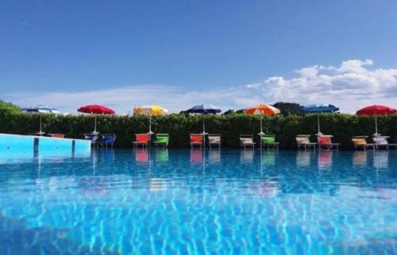 In piscina primi tuffi nelle vasche esterne