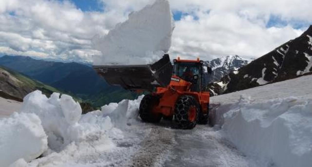 Ultimato lo sgombero neve all’Agnello Il via libera da lunedì, a frontiere aperte Xxxxxx Xxxxxx