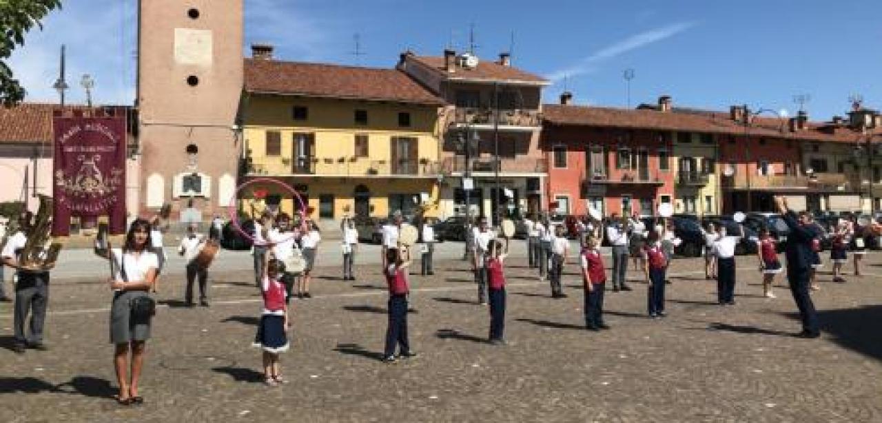 VILLAFALLETTO, LA BANDA SUONA DOPO LA MESSA