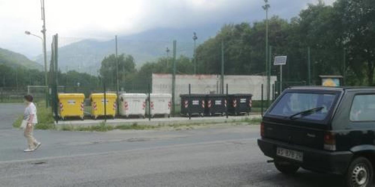 Braccio di ferro con Csea sulle tessere per i rifiuti