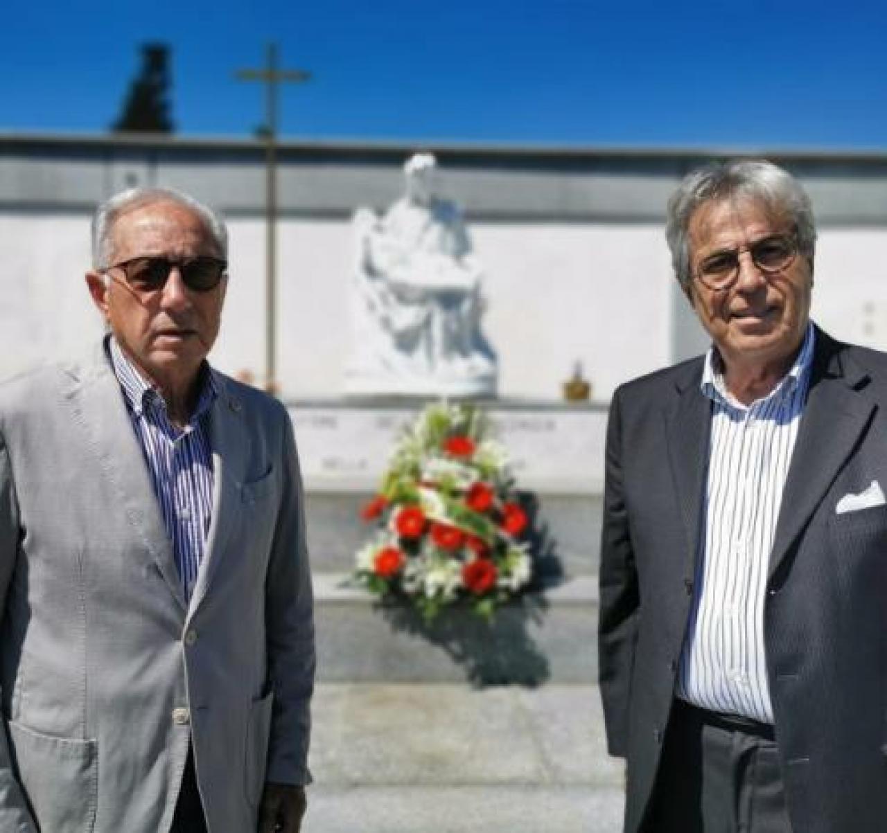 Costigliole: con Allisiardi si è recato a posare una corona Gemellaggio nel ricordo di Ceretto