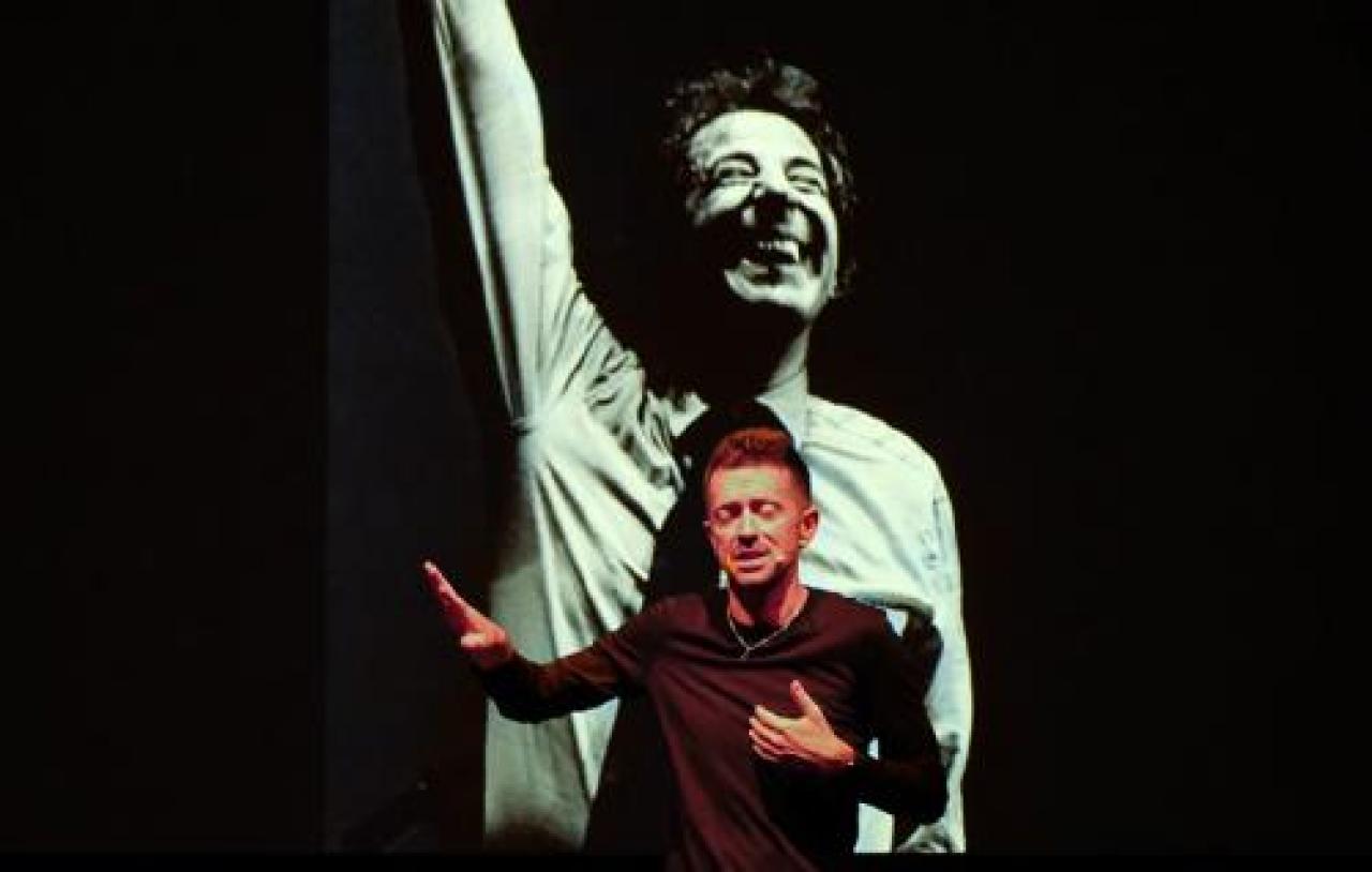 Il giornalista e scrittore toscano sarà a saluzzo lunedì 27 luglio Quello che non avete mai saputo su Gaber All’Arena Fab il monologo di Andrea Scanzi