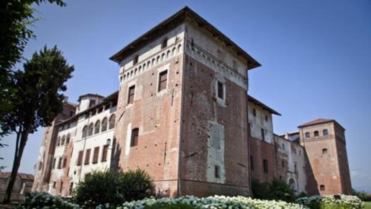 Il rilancio del polo turistico di lagnasco passa attraverso numerose novità Audio guide, nuovo sito e visite così ripartono i castelli Tapparelli