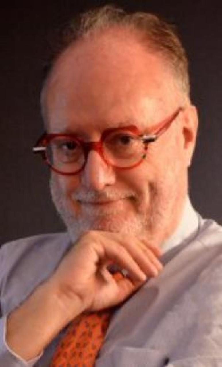 Show “fai da te” tutto da ridere E Raspelli canta con i piaschesi