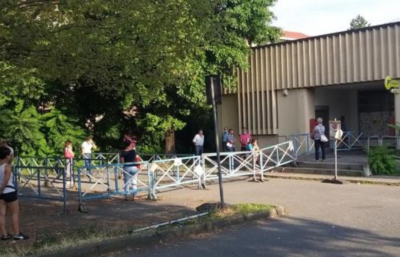 Uffici e Poste a mezzo servizio Disagi e code per un documento