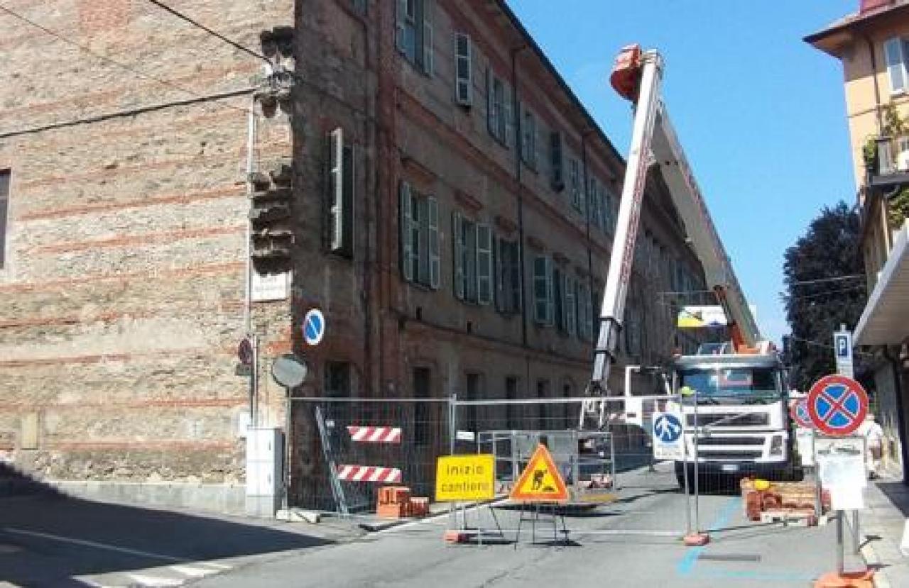 Via Spielberg chiusa fino a venerdì Lavori in via Donaudi e Mattatoio Zzzzz zzzzzz