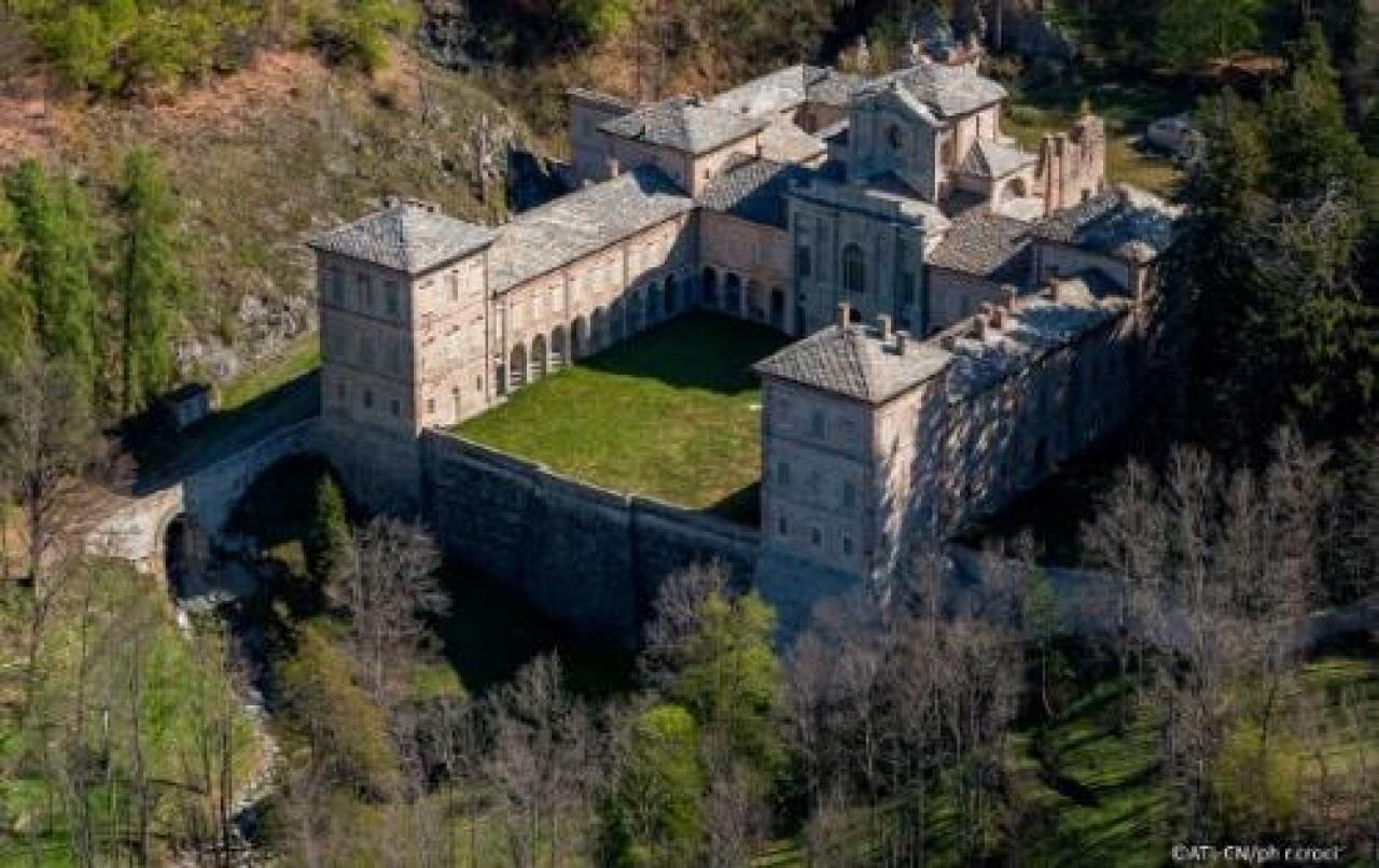 Riapre al pubblico la Reggia di Valcasotto