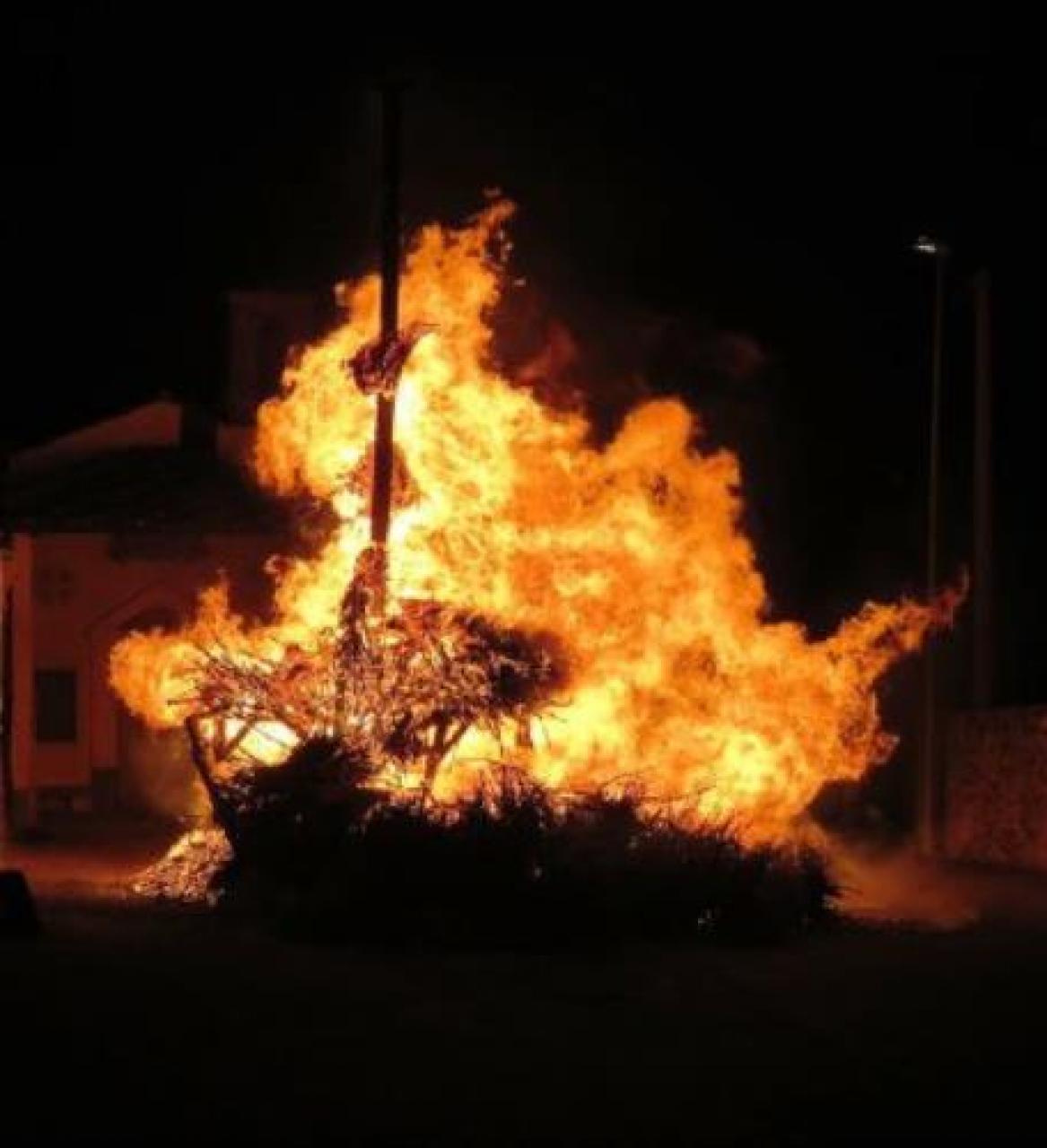 Stop al falò di Martiniana, 390 anni dopo