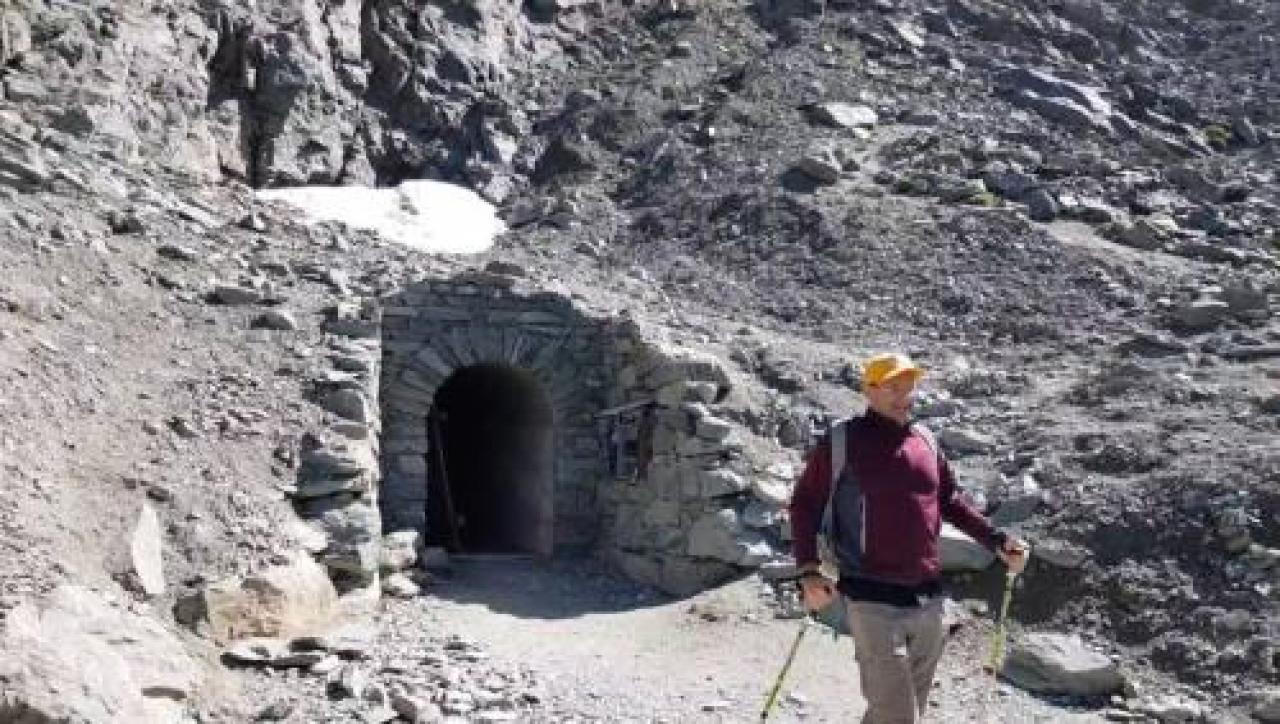 Senza neve, già riaperto il Buco di Viso