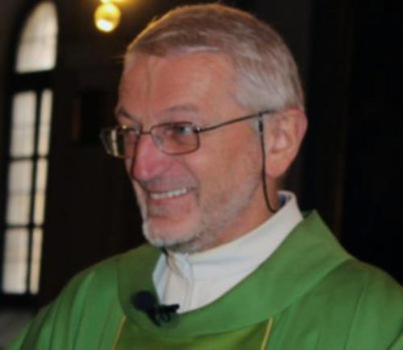 I sacerdoti sono in quarantena, non preoccupano le loro condizioni di salute Parroci contagiati, Dronero sotto choc Annullati gli eventi della festa patronale