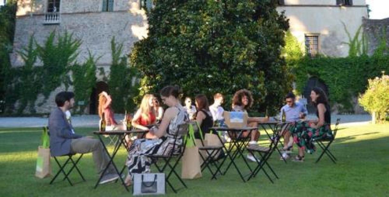 La frutta di Verzuolo fa cin-cin al Castello