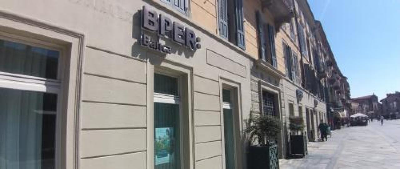 Nessun cuneese candidato per il nuovo cda di transizione Intesa-Ubi, prende il via la trattativa con i sindacati Si lavora su uscite volontarie e prepensionamenti Sportelli alla Bper dal prossimo mese di febbraio