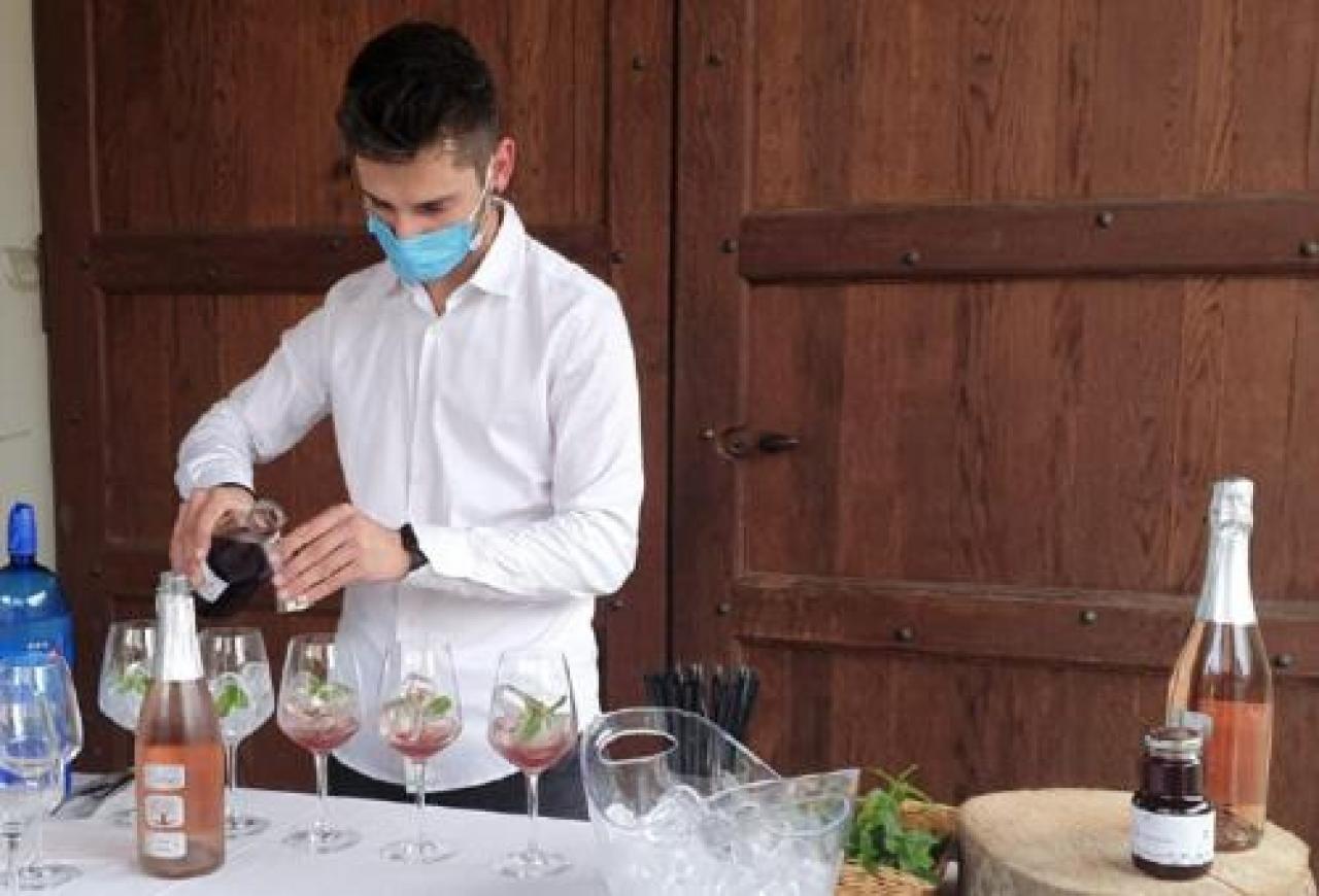 Ramassin e Pelaverga, così nasce l’aperitivo di Castellar una valle di sapori Lo “Sprissin” ha aperto la due giorni di patronale dedicata alle eccellenze del borgo