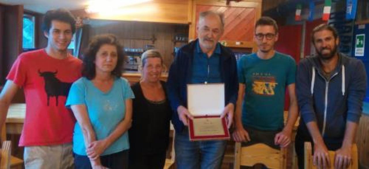 Una targa al gestore del “savigliano”