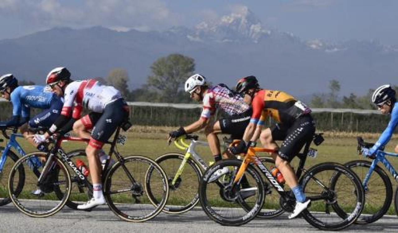Annullato l’agnello: la tappa più attesa del giro ridisegnata in poche ore Il Giro d’Italia attraversa la pianura saluzzese Immagini della Corsa Rosa da Falicetto a Cavour