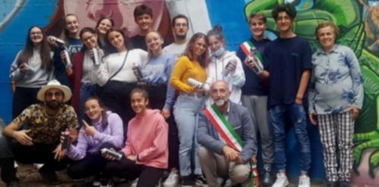 Il murale dei giovani racconta la storia di Rifreddo