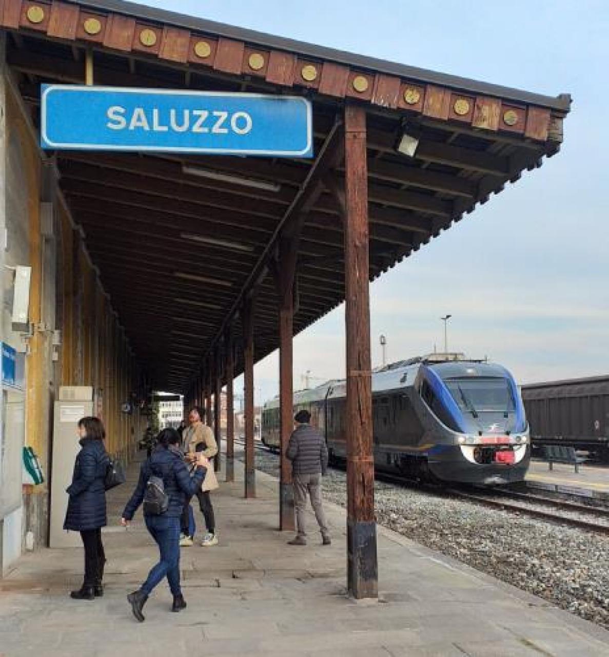Linea Saluzzo-Savigliano «Vogliamo l’elettrificazione» i comuni chiedono alla regione un sostegno per accedere ai fondi destinati all’intervento