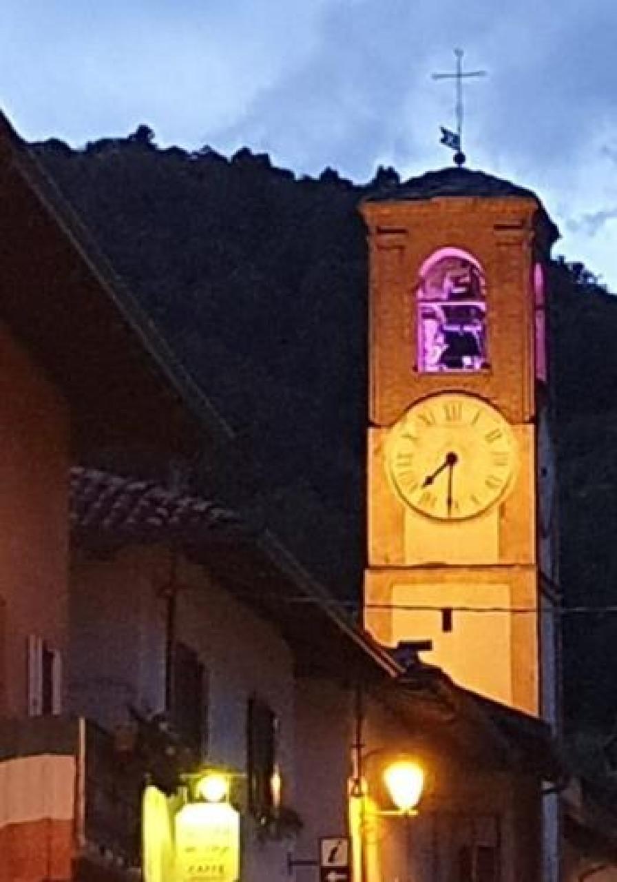 Per la campagna di prevenzione Lilt fontana e campanile si colorano di rosa