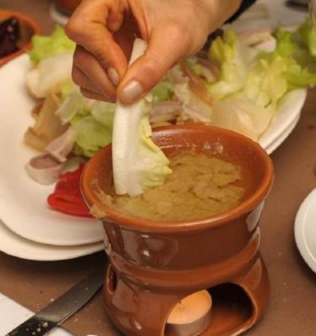 Pronti quintali di bagna caöda per i buongustai in arrivo a Faule