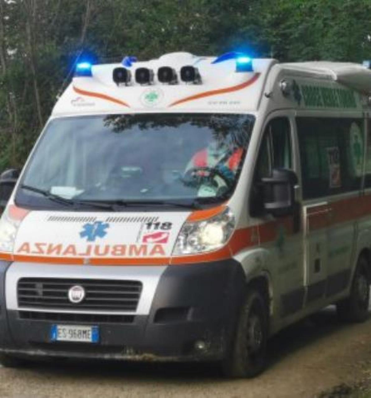 Si capotta con la 500 Donna ferita a Paesana