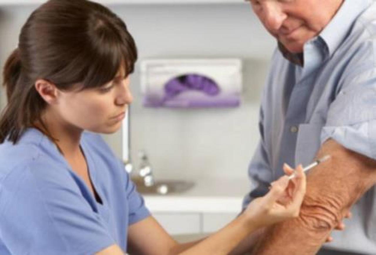 Vaccino, oltre un milione di dosi contro l’influenza in Piemonte la campagna partirà il 26 ottobre, prenotazioni aperte